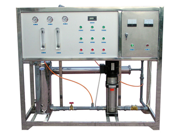 2 單級(jí)反滲透主機(jī)(1噸 小時(shí)）.jpg